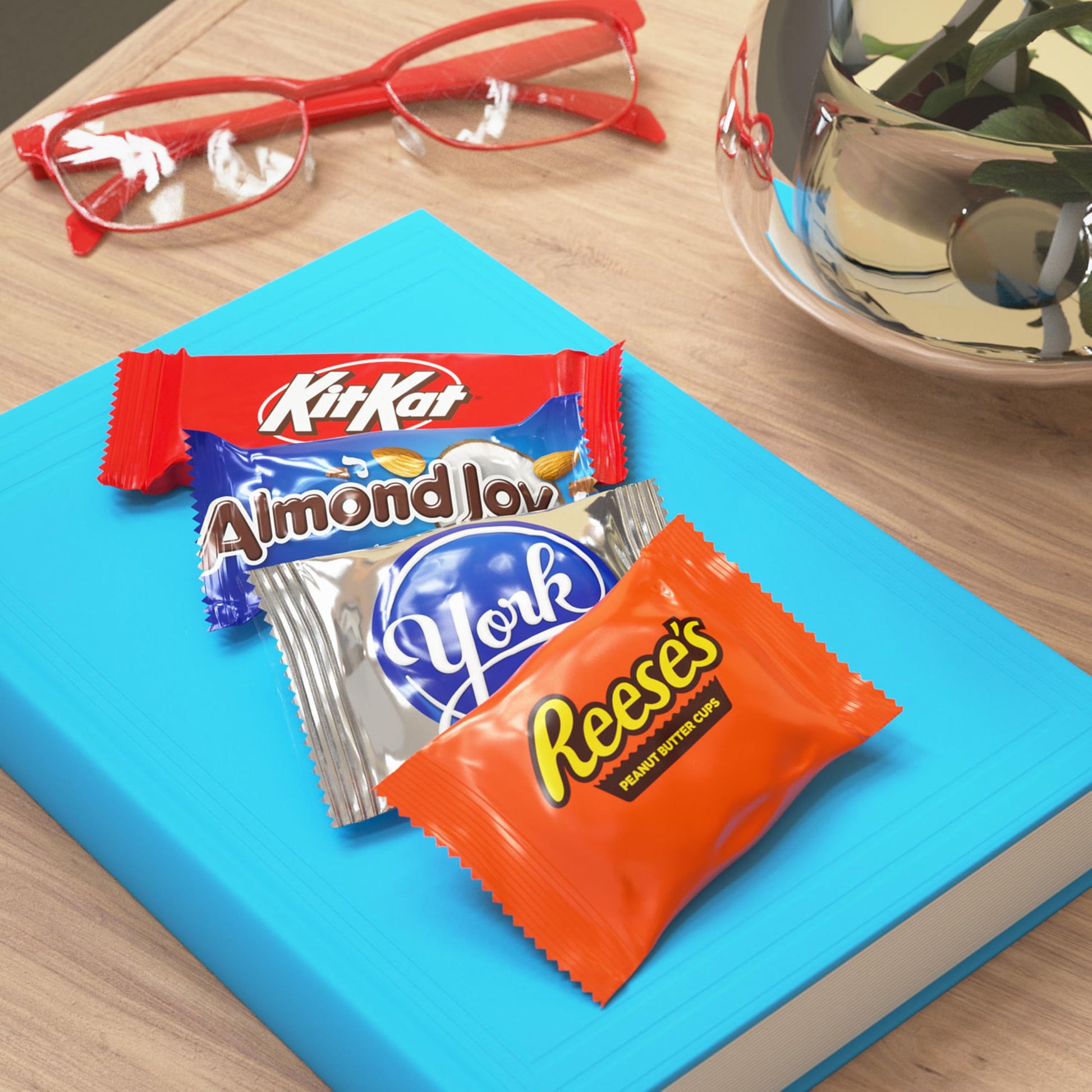 HERSHEY'S Assorted Chocolate Flavored Candy Party Pack, Halloween Candy, 30.22 oz - Collins Global Snack Store